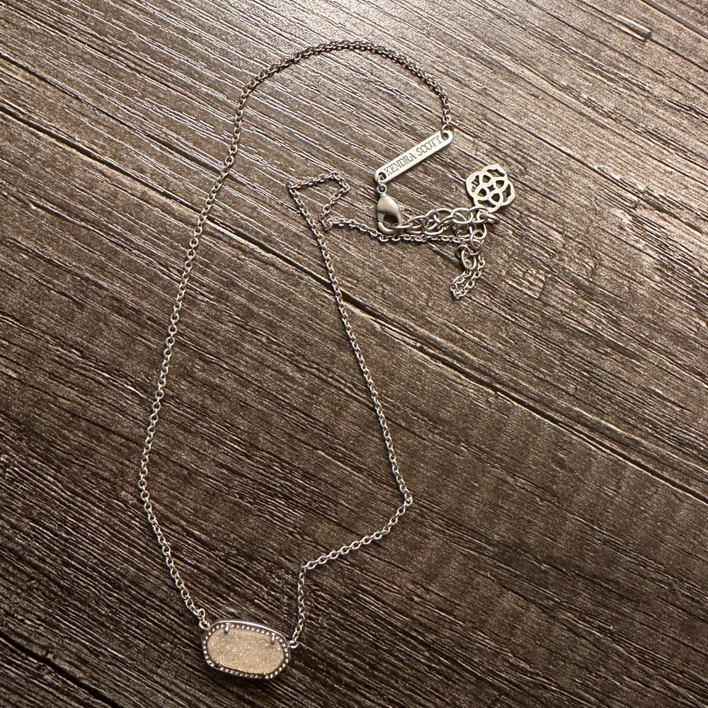 Kendra Scott - Elisa Silver Pendant Necklace in Iridescent Drusy